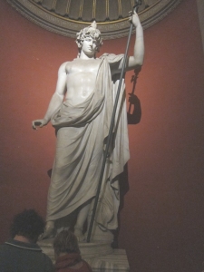 Statue-in-Vatican-Museum